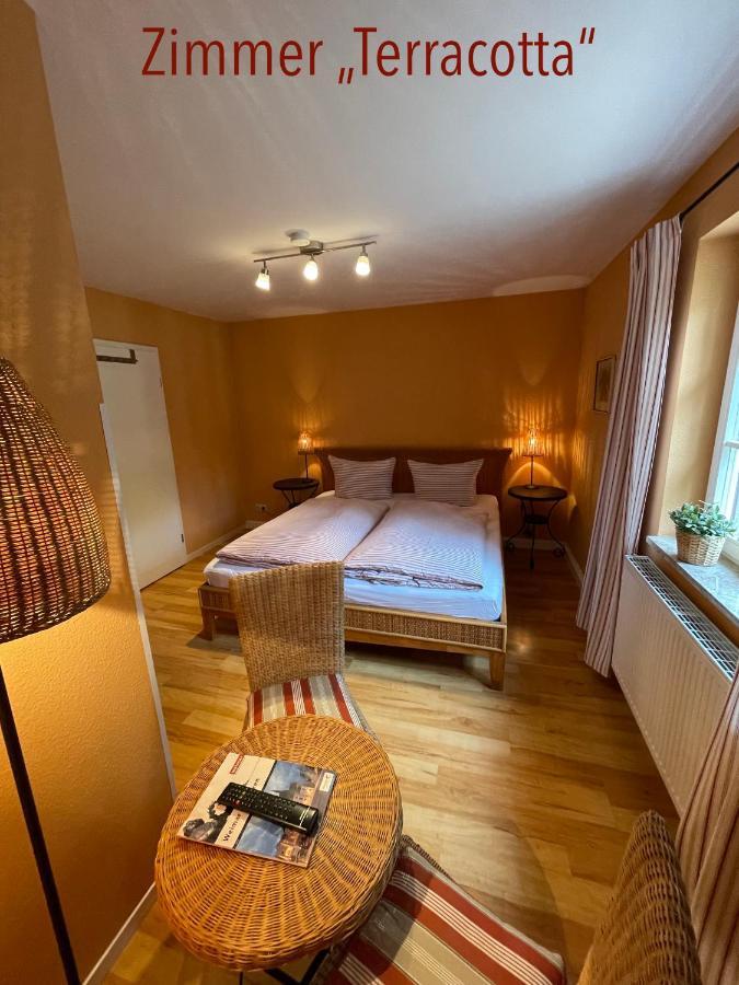 Doppelzimmer mit Gartenblick